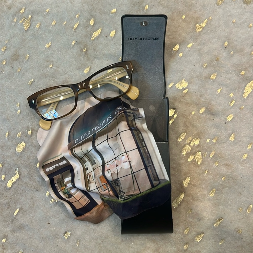 Oliver peoples eyeglasses with original cleaning cloth and case